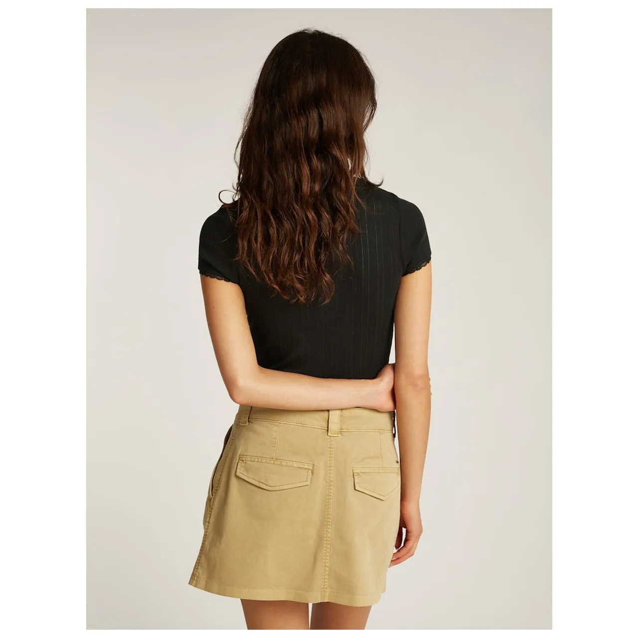 TJW SLIM POINTELLE RIB TEE